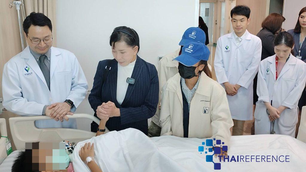 กรุงเทพฯ "ปวีณา" ช่วยเด็ก 10 ขวบ ถูกรถเมล์ทับเจ็บสาหัส ย้ายรักษาตัวฟื้นฟูสภาพจิตใจที่ รพ.วิมุต ก่อนส่งผ่าตัดครั้งที่ 4 อาสาไทยยืนยัน Thai Reference