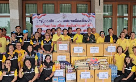 นครราชสีมา – น้ำใจชาวปักธงชัย! คาราวาน 4 คันรถใหญ่หลั่งไหลสู่แนวชายแดน ไทย–กัมพูชา เติมพลังใจให้พี่น้องแนวหน้า 