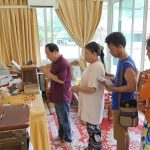 นครนายก – แห่เจิมมือเสริมดวงการงานไม่พลาดหาดูตัวเลขฝ่ามือ ส่วนป้าดวงดีได้โชคตลอด