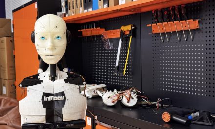 ม.พะเยา โชว์นวัตกรรม หุ่นยนต์ AI–IoT ลาดตระเวนอัจฉริยะ เสริมความปลอดภัยอาคาร 24 ชั่วโมง