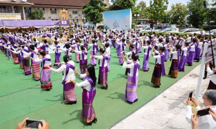 ผู้ว่าราชการจังหวัดอุตรดิตถ์ นำประชาชนประกอบพธีวางศิลาฤกษ์สร้างศาลหลักเมืองเป็นครั้งแรกของจังหวัด เป็นศูนย์รวมจิตใจและความศรัทธาคู่บ้านคู่เมือง