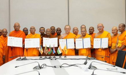 ปทุมธานี รวมพลังพุทธโลก วัดพระธรรมกายจับมือ 3 ประเทศลงนาม MOU ผลักดันสวดธรรมจักรสู่สันติภาพโลก