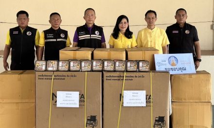 พลังใจประชาชน นครปฐมส่งถึงชายแดน ไทย-กัมพูชา พ่วงอุทกภัย ดินถล่ม ผ่านผู้ว่าฯนคนปฐม