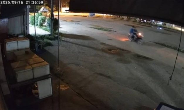 พะเยา – ตำรวจเร่งล่าตัวชาย 2 คน วางตะปูเรือใบบนถนนกลางตลาดบ้านถ้ำ หวั่นซ้ำเติมชาวบ้าน เกรงเกิดอุบัติเหตุ