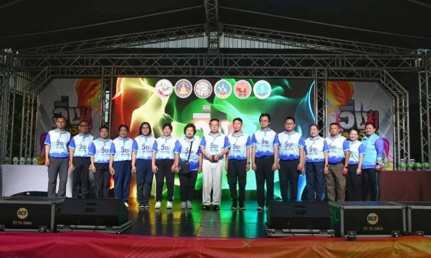 เหล่านักวิ่งร่วมวิ่งเลาะเวียง 4 เมืองล้านนาตะวันออก สนามแรก “วิ่งเลาะเวียงแพร่”