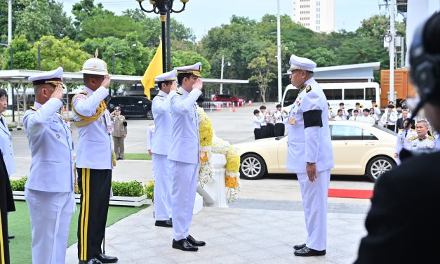 นครปฐม องคมนตรี เป็นผู้แทนพระองค์ ไปในพิธีพระราชทานปริญญาบัตรแก่ผู้สำเร็จการศึกษาจาก ม.ราชภัฏเขตภาคกลางและมหาวิทยาลัยสวนดุสิต ปีการศึกษา66