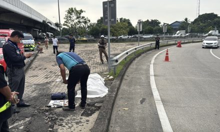 นนทบุรี จยย.ขับหลุดโค้งดับ