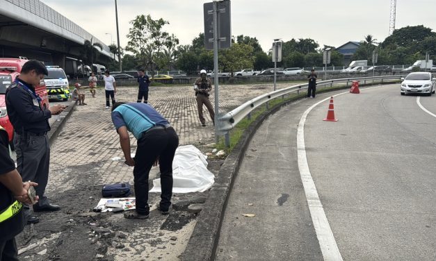 นนทบุรี จยย.ขับหลุดโค้งดับ  