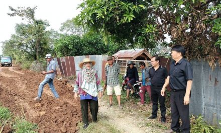 “นายกอดุลย์  ไหลทุ่ง” ทต.ช่อแฮ ตรวจโครงการก่อสร้างรางระบายน้ำคอนกรีตเสริมเหล็กและงานปรับปรุงฝาย และงานป้องกันการกัดเซาะฯและงานก่อสร้างถนนดินลูกรังฯ 