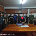 แพร่ ศป.ปส.อ.เด่นชัย มอบให้ชุด “ฉก.ไพลิน บูรณาการชุด “ฉก.หม้อห้อม” และตร.เด่นชัย  ตรวจค้นจับกุม ผู้ต้อง 2 รายของกลางยาบ้าพร้อมระเบิดสังหาร 1 ลูก