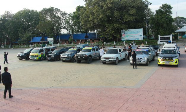 อ่างทอง ปล่อยขบวนทีมกู้ภัยอ่างทองออกเดินทางมุ่งหน้าช่วยเหลือน้ำท่วมภาคใต้  จ.สตูล  ด้านผู้ว่าพร้อมสนับสนุน  นับถือน้ำใจคนอ่างทองไม่ทิ้งกัน