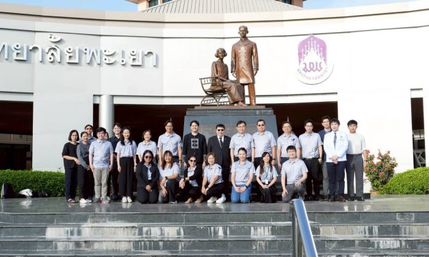 รพ.ม.พะเยา จับมือสมาคมแพทย์ฯ ส่องกล้องคัดกรองมะเร็งลำไส้ใหญ่ฟรี! ยกระดับสุขภาพคนพะเยา