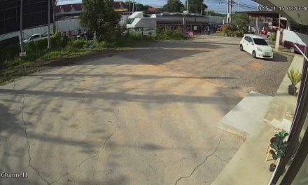 อ่างทอง หนุ่มวัย40แอบย่องลักจักรยานเสือภูเขาอ้างของตัวเองมันหนักไปขอยืมคันนี้แทนละกัน  ด้านสาวเจ้าของเห็นพอดีออกไปดักจับไว้ได้ทัน