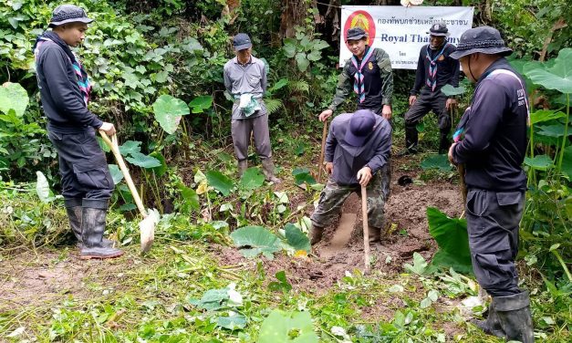 น่าน ทหารพราน 32 สร้างฝายชะลอน้ำ เพื่อบรรเทาปัญหาน้ำท่วม และกักเก็บน้ำให้กับประชาชน ในพื้นที่