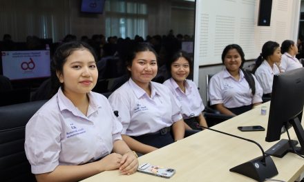 ผู้ว่าฯ พังงา รับมอบหมวกนิรภัย “โครงการ 60 ปี ไทยฮอนด้า ขับขี่ปลอดภัย เพื่อสังคมไทยที่ยั่งยืน”