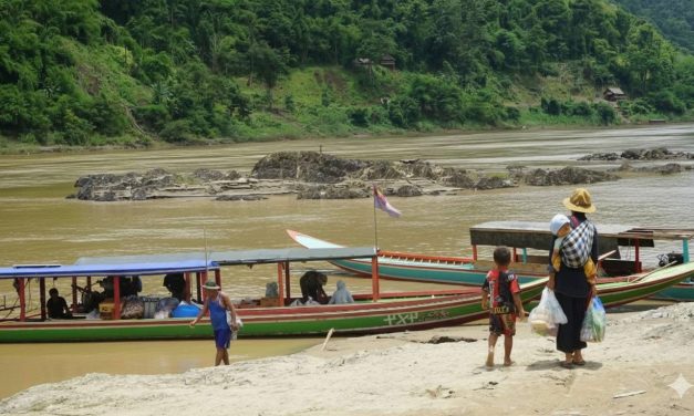 แม่ฮ่องสอน  เตือนประชาชนงดสัมผัสน้ำ – กินปลาสาละวิน หวั่นสารปนเปื้อน หลังตรวจพบสารหนูในแม่น้ำสูงเกิน 5 เท่า ด้านสัตว์น้ำต้องรอผลการตรวจสอบ