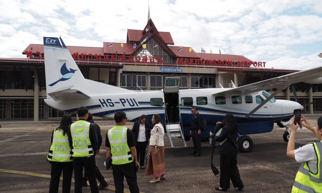 รองผู้ว่าฯจ.แม่ฮ่องสอน ให้การต้อนรับ รองอธิบดีกรมท่าอากาศยาน และกรรมการผู้จัดการบริษัท เอ็ม – แลนดาร์ช จำกัด เพื่อแลกเปลี่ยนข้อมูล และแนวทางความร่วมมือในการพัฒนาเส้นทางบิน เชียงใหม่ – แม่ฮ่องสอน