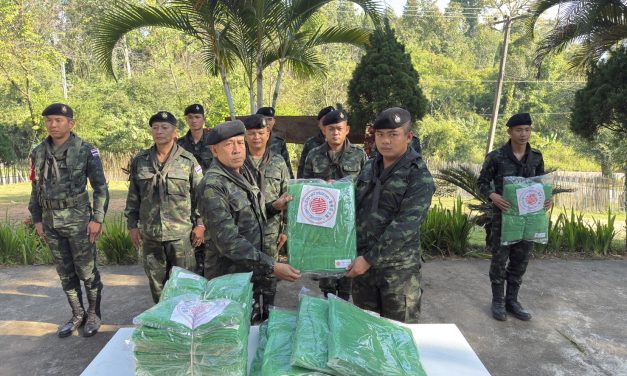 เชียงใหม่ หน่วยเฉพาะกิจไชยานุภาพ  ขึ้นดอยอำเภอฝาง มอบผ้าห่มกันหนาวให้ทหารรักษาอธิปไตย ริมหน้าผาป่าเขา หมู่บ้านชายขอบ ตามแนวชายแดน