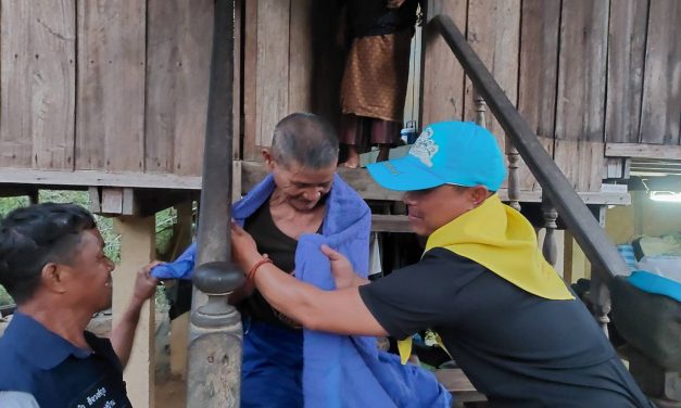 น่าน ทหารพราน 32 มอบผ้าห่มกันหนาว ส่งความสุข อุ่นใจ บรรเทาภัยหนาว ให้ประชาชนในพื้นที่อำเภอทุ่งช้าง และอำเภอเฉลิมพระเกียรติ