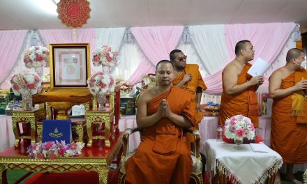รองผู้ว่าฯ พังงา ร่วมพิธีเจริญอายุวัฒนมงคล 77 ปี พระวิมลวชิราภรณ์ และพิธีฉลองสัญญาบัตร–พัดยศ