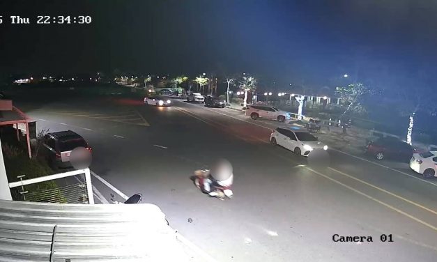 พะเยา แฉภาพชัด! โจ๋ขโมยมอเตอร์ไซค์กลางเมืองพะเยา