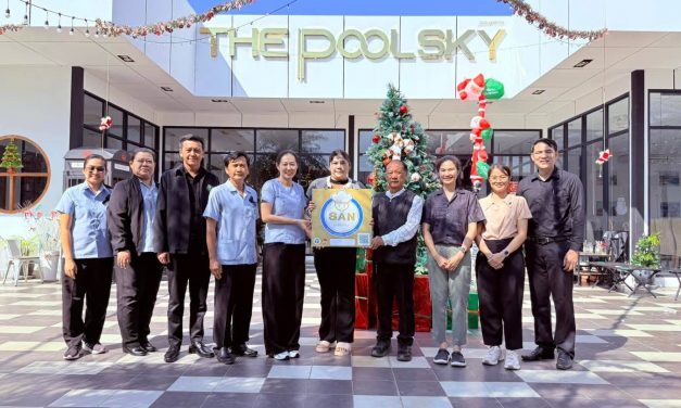 แพร่ ทต.เด่นชัย ร่วมกับจนท.สสจ.แพร่ ,สสอ.เด่นชัย  มอบป้าย SAN Plus ให้กับร้านอาหาร ใน อ.เด่นชัย