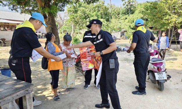 กอ.รมน.จ.สุโขทัย ลงพื้นที่รณรงค์ป้องกันปัญหาฝุ่น PM 2.5 และการเผาในที่โล่ง ให้แก่ประชาชนในพื้นที่อำเภอคีรีมาศ