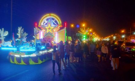 สกลนคร อลังการ์แห่ดาวท่าแร่25 ธ.ค.นักท่องเที่ยวรอชมดาวใหญ่ 400 ดวง