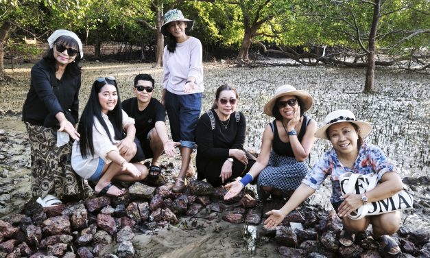 พังงา–มหัศจรรย์ บ่อน้ำจืดศักดิ์สิทธิ์ในทะเล3บ่อ ชาวบ้านเชื่อช่วยรักษาโรคได้ จุดท่องเที่ยวต้องห้ามพลาดบนเกาะยาวน้อย