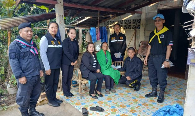 น่าน ทหารพราน 32 มอบผ้าห่มกันหนาว  ส่งความสุข อุ่นใจ บรรเทาภัยหนาว ในพื้นที่  อำเภอสองแคว