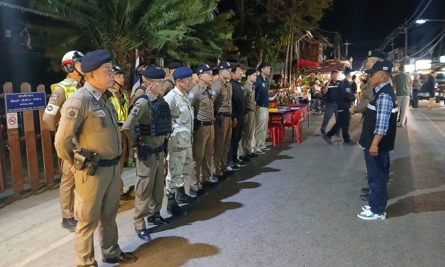 แม่อ่องสอน ตำรวจปาย เตือนนักท่องเที่ยวพี้กัญชาในที่สาธารณะ