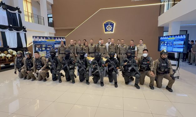 นครปฐม ผบช.ภ.7 -ผู้การฯนครปฐม แถลงจับเครือข่ายยาบ้ารายใหญ่ได้ยาบ้า 3.9 แสนเม็ด