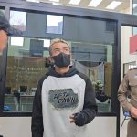 นนทบุรี หนุ่มโร่แจ้งตำรวจถูกเพื่อนรักหลังกำแพงพ้นโทษมาใช้มีดจี้คอถึงในบ้านชิงเงินสด 3,000 บาท