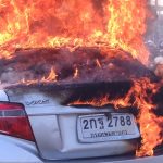 นนทบุรี  ระทึกหนุ่มขับรถโบลท์วิ่งหนีตายหลังไฟไหม้ห้องเครื่องวอดเกือบทั้งคัน