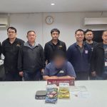 นนทบุรี ตร.บางศรีเมืองบุกทลายเครือข่ายขนยาข้ามชาติ ซุกไอซ์ตู้แช่แข็ง 1.7 กก. รับค่าหัวคิวรอบละ 4 หมื่น