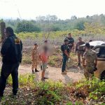 กาญจนบุรี – ทหาร ฉก.ลาดหญ้า กกล.สุรสีห์ สกัดจับกระบะขนต่างด้าวเถื่อนเกือบ 100 ชีวิต สุดท้ายจนมุมหนีไม่รอด