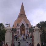 นครปฐม พุทธศาสนิกชนร่วมพิธีบวงสรวง และปิดทองปฐมฤกษ์ องค์หลวงพ่อพระร่วงโรจนฤทธิ์ ศรีอินทราทิตย์ธรรโมภาส มหาวชิราวุธราชปูชนียบพิตร