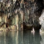 นักท่องเที่ยวต่างชาติ ชาวอิสราเอล เดินทางจาก อ.ปาย จ.แม่ฮ่องสอน พากันมาท่องเที่ยวถ้ำน้ำลอด ที่ อ.ปางมะผ้า อย่างคับคั่ง