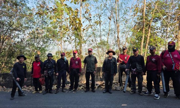 ผอ.ส่วนป้องกันรักษาป่าและควบคุมไฟป่า สจป.3 แพร่ จัดทำแนวกันไฟจิตอาสา ป้องกันและแก้ไขป้องกันไฟป่า ณ บริเวณวัดพระธาตุดอยเล็งฯ