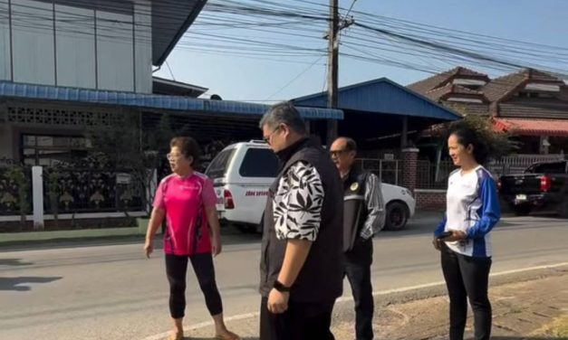 แพร่ นายก ทต.เด่นชัย สำรวจจุดติดตั้งสัญญาณเตือนภัยทางถนนฯ 