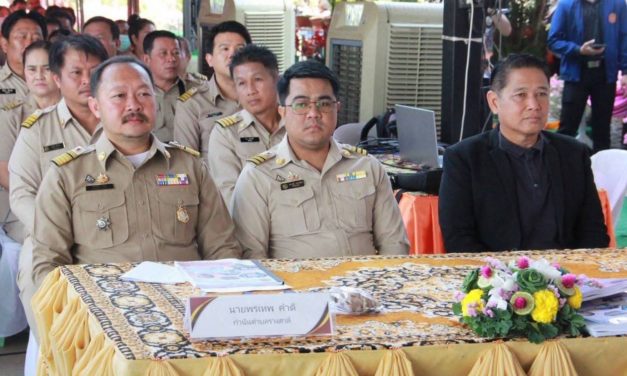 กาญจนบุรี  รองผู้ว่าฯ นำคณะ เดินสายประเมินผลงานกำนัน