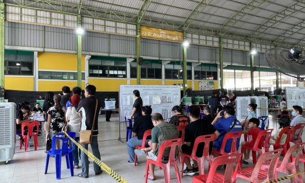 อ่างทอง บรรยากาศคึกคักประชาชนอ่างทองทยอยใช้สิทธิ์เลือกตั้งล่วงหน้าตั้งแต่ช่วงเช้า