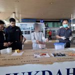 มุกดาหาร ศุลกากร สนธิกำลังรวบสาวลาวซุกยาอี 800 กรัม ในกระสอบข้าวสาร