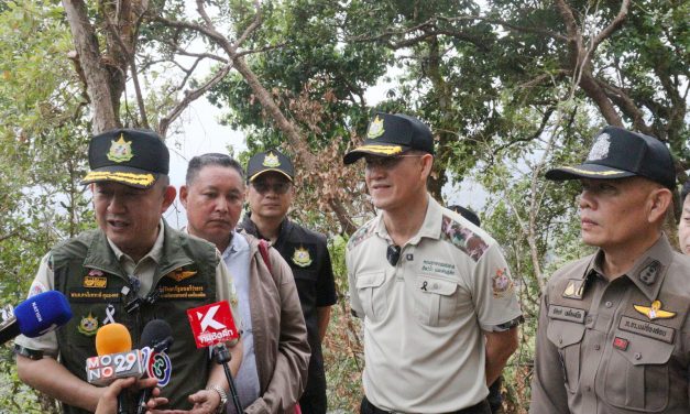 แม่ฮ่องสอน ที่ปรึกษารัฐมนตรีฯ พร้อม   อธิบดีกรมอุทยานแห่งชาติสัตว์ป่าและพันธ์พืช ลงพื้นที่ตรวจสอบถนนปริศนาในป่าแม่ยวม เชื่อมป่าสาละวิน