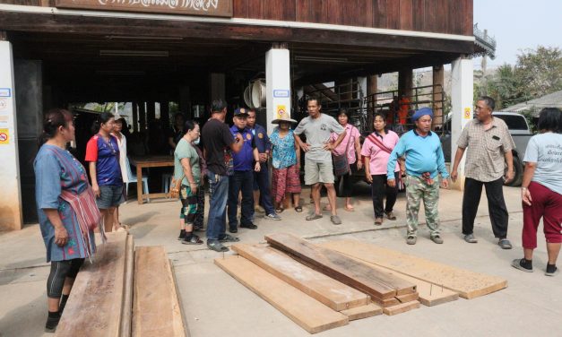 แม่ฮ่องสอน เจ้าหน้าที่หน่วยป้องกันรักษาป่าที่ มส.4  อ.แม่ลาน้อย บูรณาการ ตรวจค้นวัดบ้านแม่ลาหลวง ต.แม่ลาน้อย ฯ พบมวลชลจำนวนมากพากันขัดขวางการจับกุม