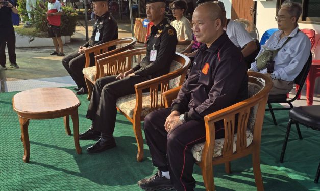 พิษณุโลก เสนาธิการกองทัพภาคที่ 3 ผู้บัญชาการกองบัญชาการช่วยรบที่ 3 รองผู้บัญชาการกองบัญชาการช่วยรบที่ 3  ร่วมรับชมการแข่งขันกีฬาภายในกองทัพบก ครั้งที่ 73 