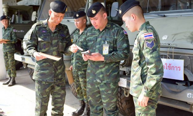 พิษณุโลก ผู้บัญชาการกองบัญชาการช่วยรบที่ 3 ตรวจยานพาหนะสายขนส่ง และสายสรรพาวุธ