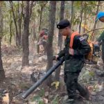 พะเยา  ศูนย์อำนวยการจิตอาสาพระราชทานมณฑลทหารบกที่ 34  จัดกำลังพล ร่วมทำแนวกันไฟ เพื่อป้องกันไฟป่า ในพื้นที่อำเภอเมือง