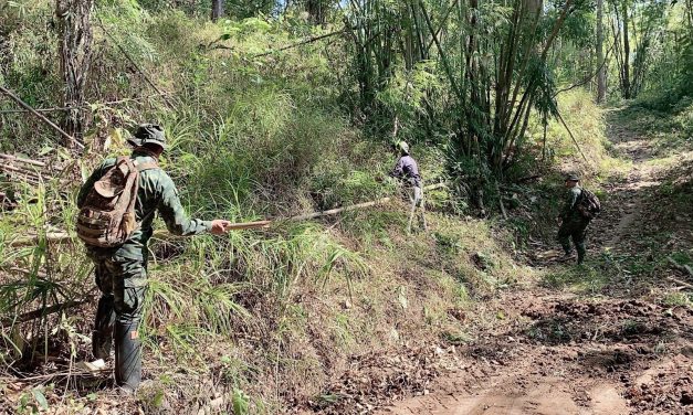 เชียงราย มณฑลทหารบกที่ 37 พร้อมกำลังพลจิตอาสาพระราชทาน บูรณาการ ทำแนวกันไฟเพื่อป้องกันไฟป่า