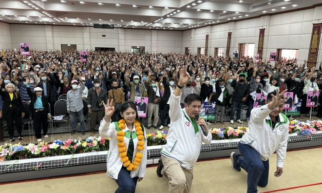 ลำปาง  ธรรมนัส นำกล้าธรรมปราศรัยใหญ่ โค้งสุดท้ายเลือกตั้ง สส.เขต 4 คน เนืองแน่นเกือบหมื่น